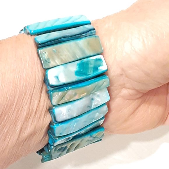 blue abalone shell stertch bracelet - Picture 3 of 4